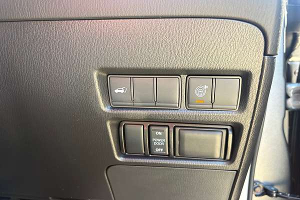 2023 Nissan Patrol Ti-L Y62