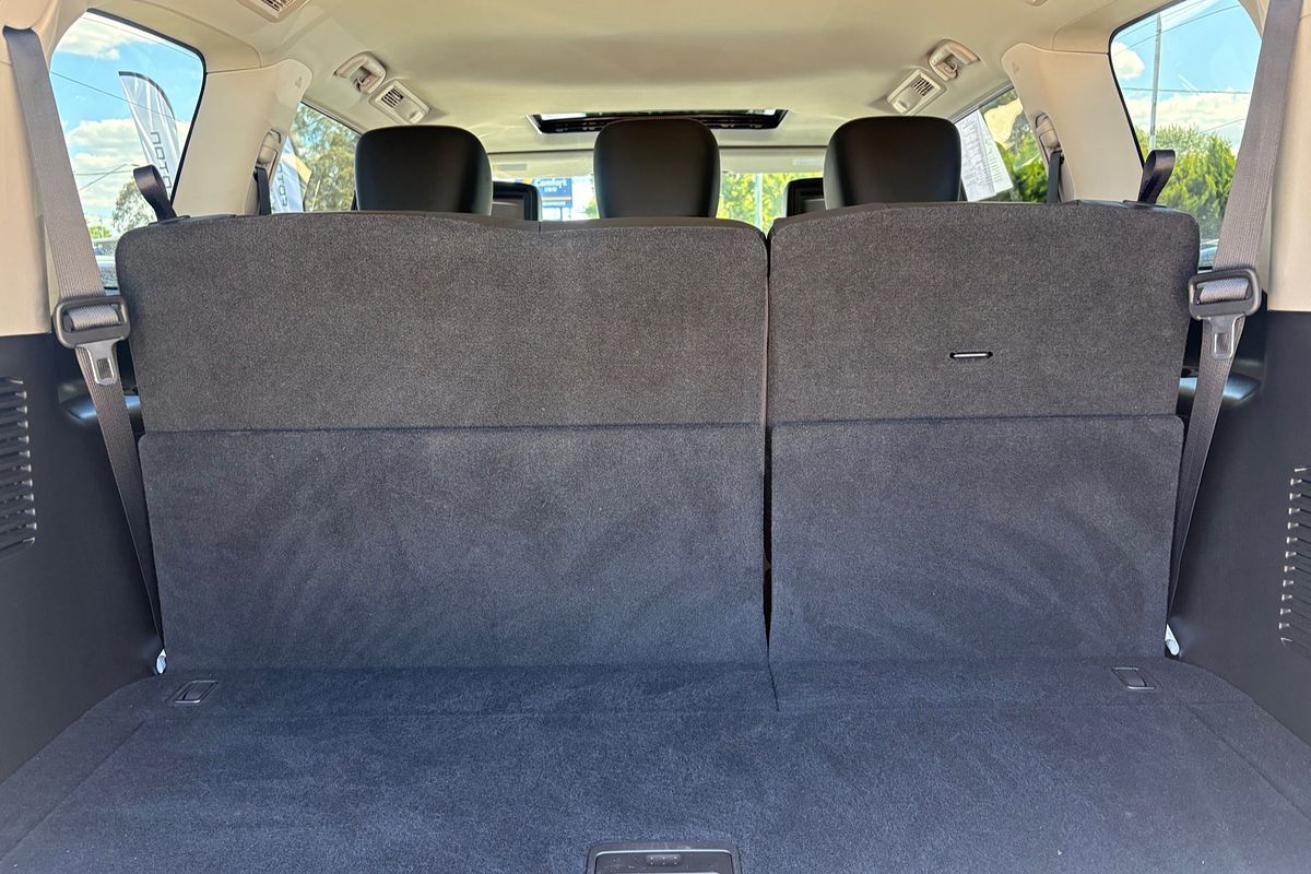 2023 Nissan Patrol Ti-L Y62