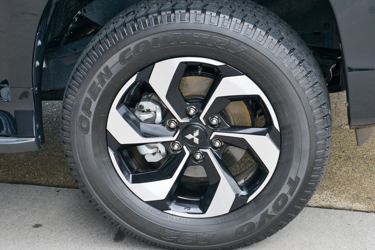 2024 Mitsubishi Pajero Sport GLS QG