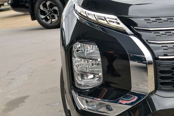 2025 Mitsubishi Outlander PHEV Exceed ZM