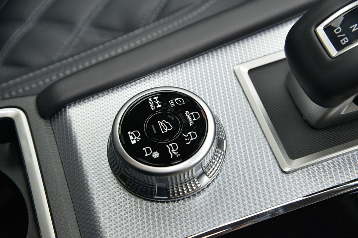 2025 Mitsubishi Outlander PHEV Exceed ZM