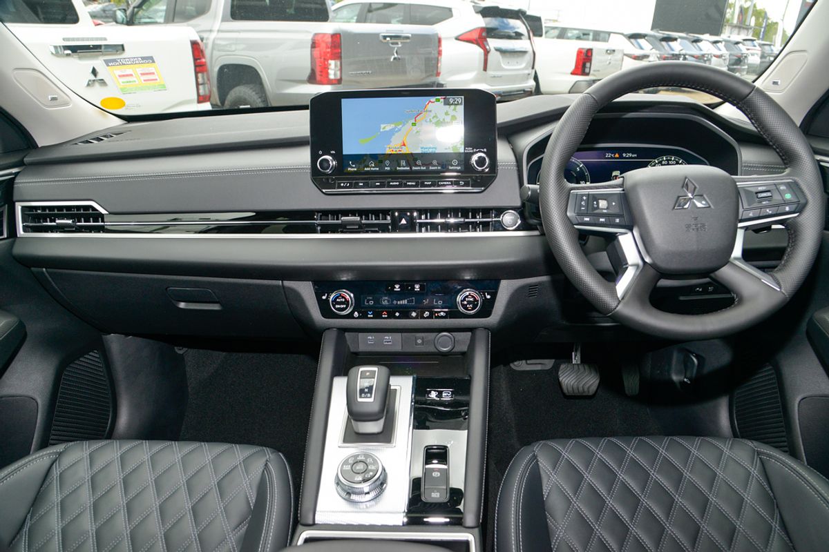 2025 Mitsubishi Outlander PHEV Exceed ZM