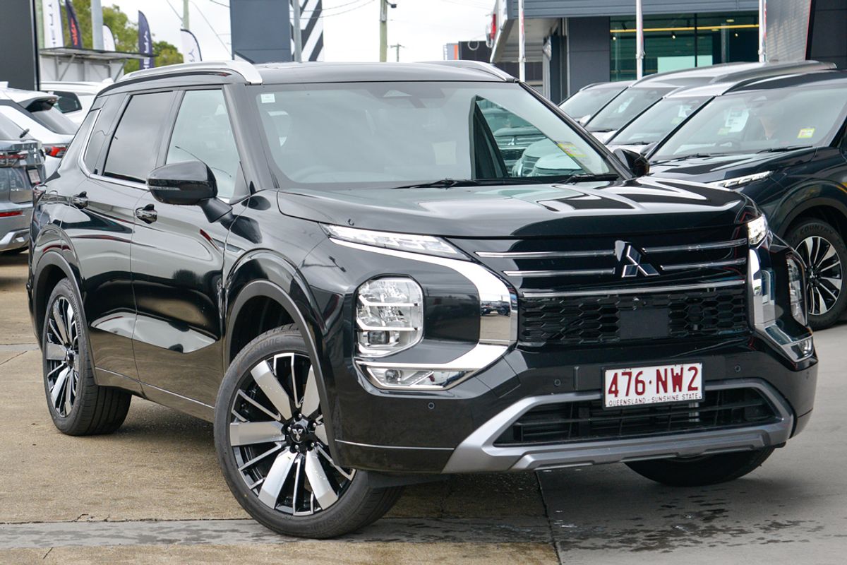 2025 Mitsubishi Outlander Exceed ZM