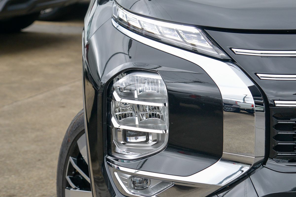 2025 Mitsubishi Outlander Exceed ZM