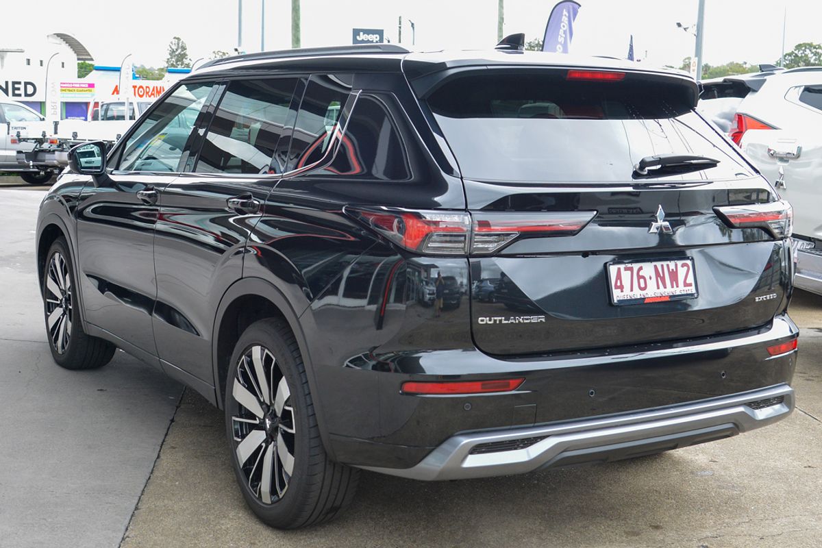 2025 Mitsubishi Outlander Exceed ZM