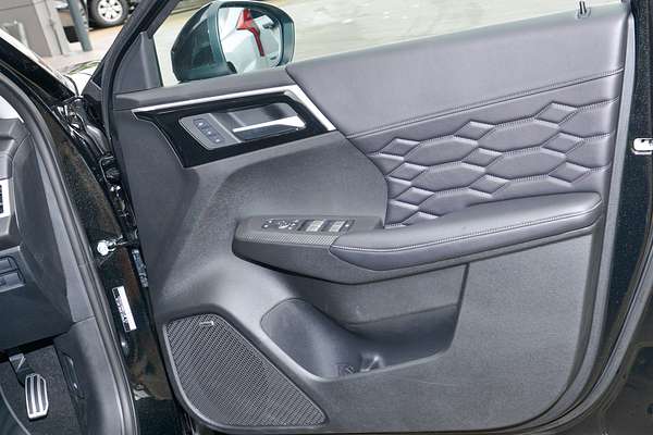 2025 Mitsubishi Outlander Exceed ZM