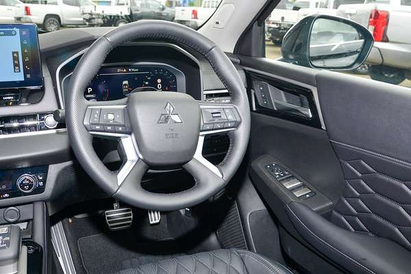 2025 Mitsubishi Outlander Exceed ZM