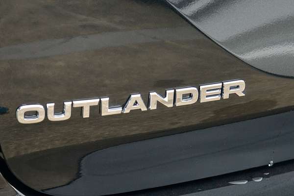 2025 Mitsubishi Outlander Exceed ZM