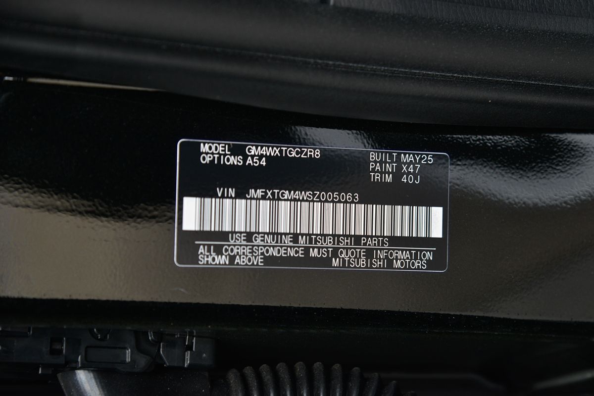 2025 Mitsubishi Outlander Exceed ZM