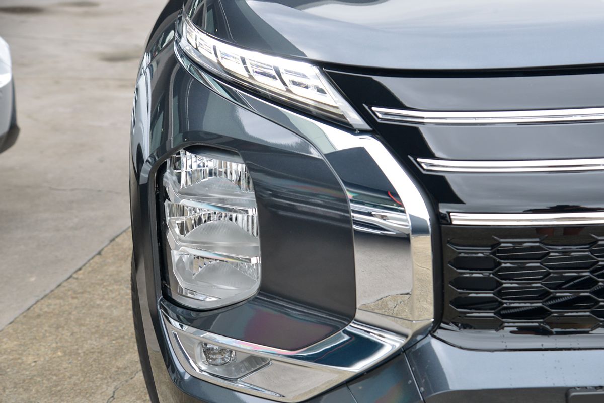 2025 Mitsubishi Outlander LS ZM