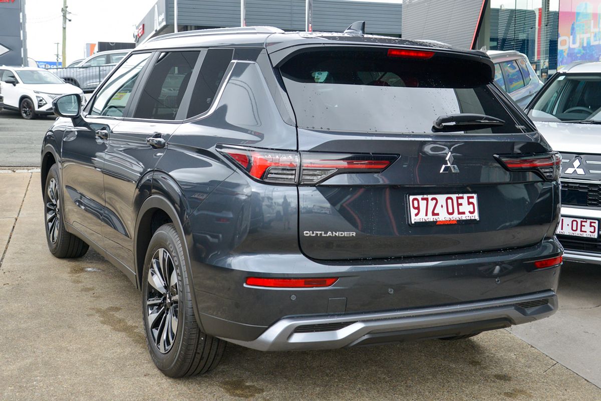 2025 Mitsubishi Outlander LS ZM