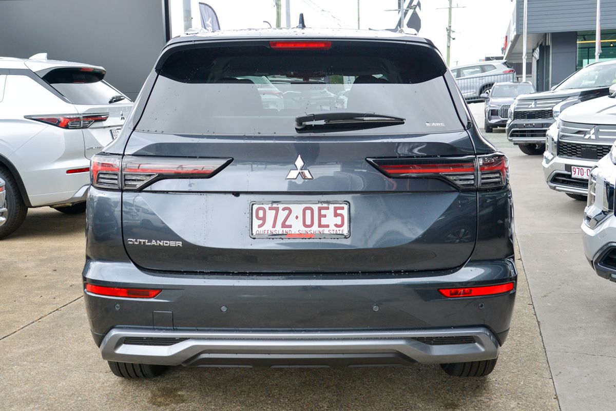 2025 Mitsubishi Outlander LS ZM