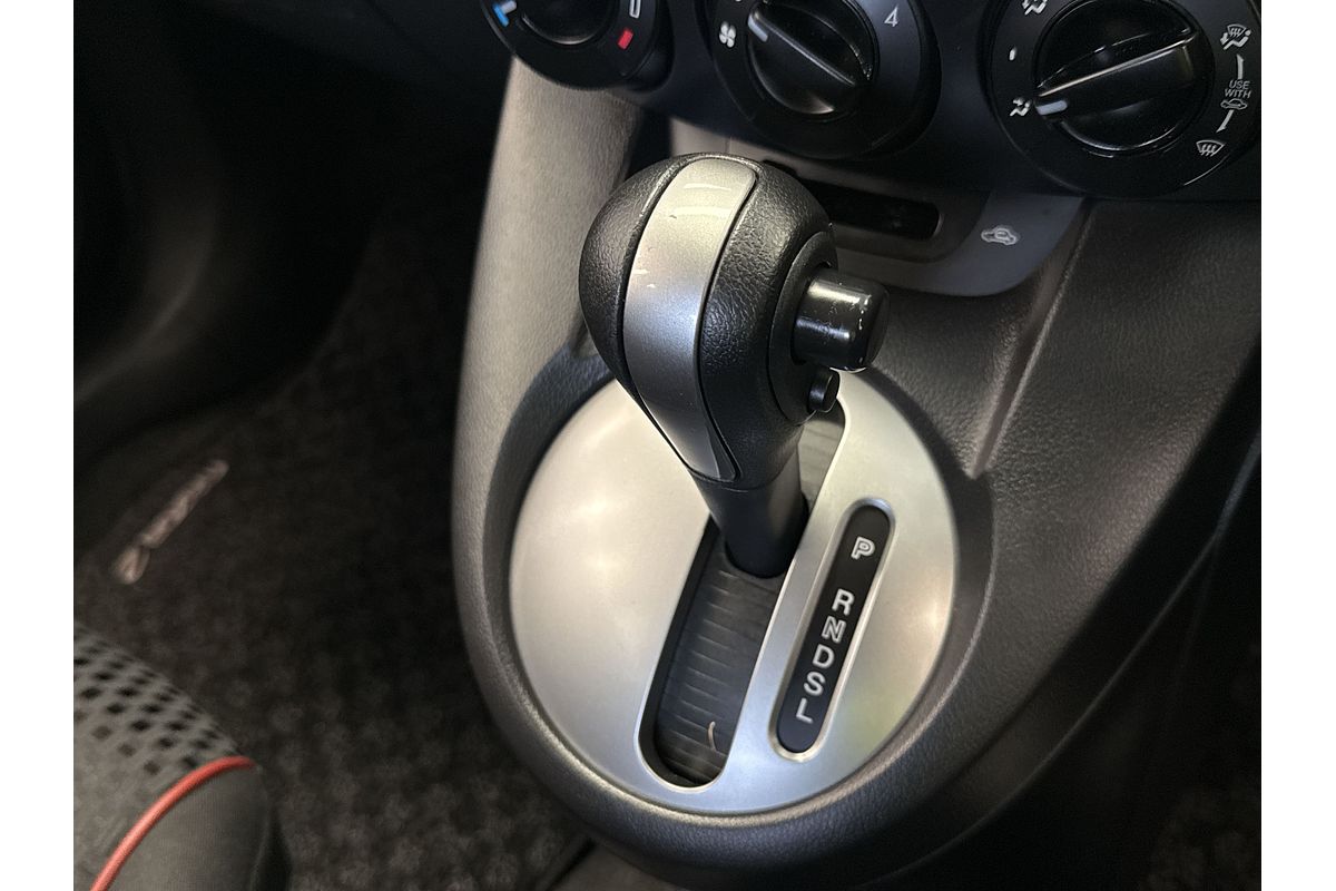 2011 Mazda 2 Maxx DE Series 1