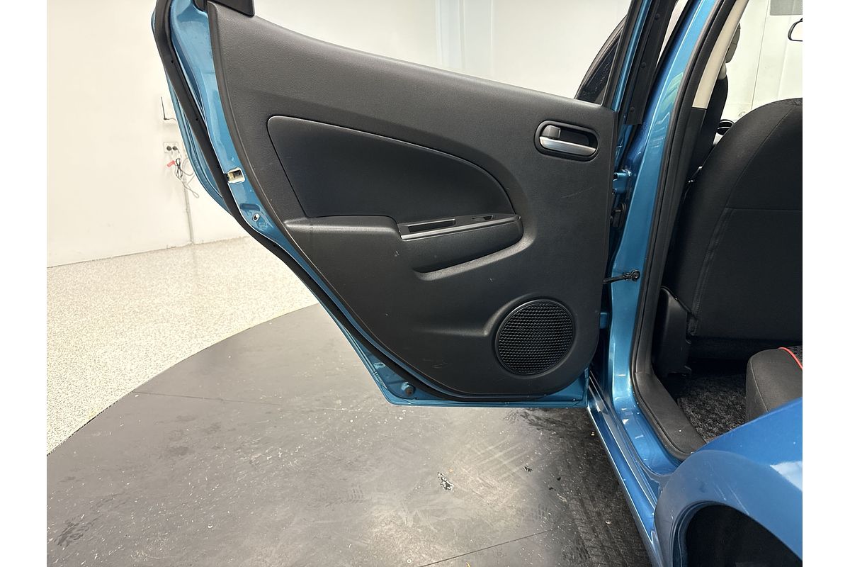 2011 Mazda 2 Maxx DE Series 1