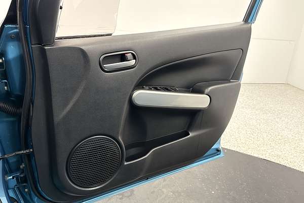 2011 Mazda 2 Maxx DE Series 1