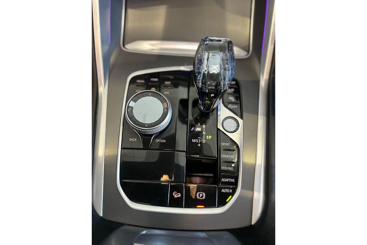 2020 BMW X6 M50i G06