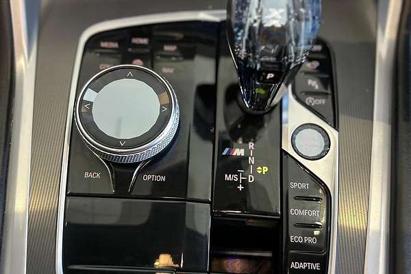 2020 BMW X6 M50i G06