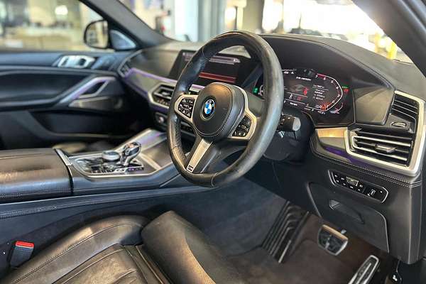 2020 BMW X6 M50i G06