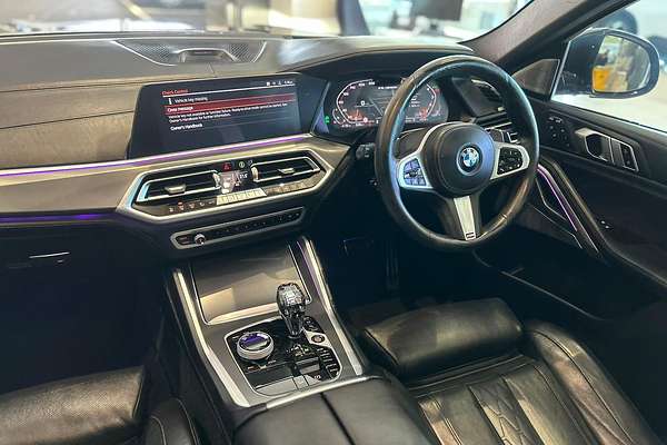 2020 BMW X6 M50i G06