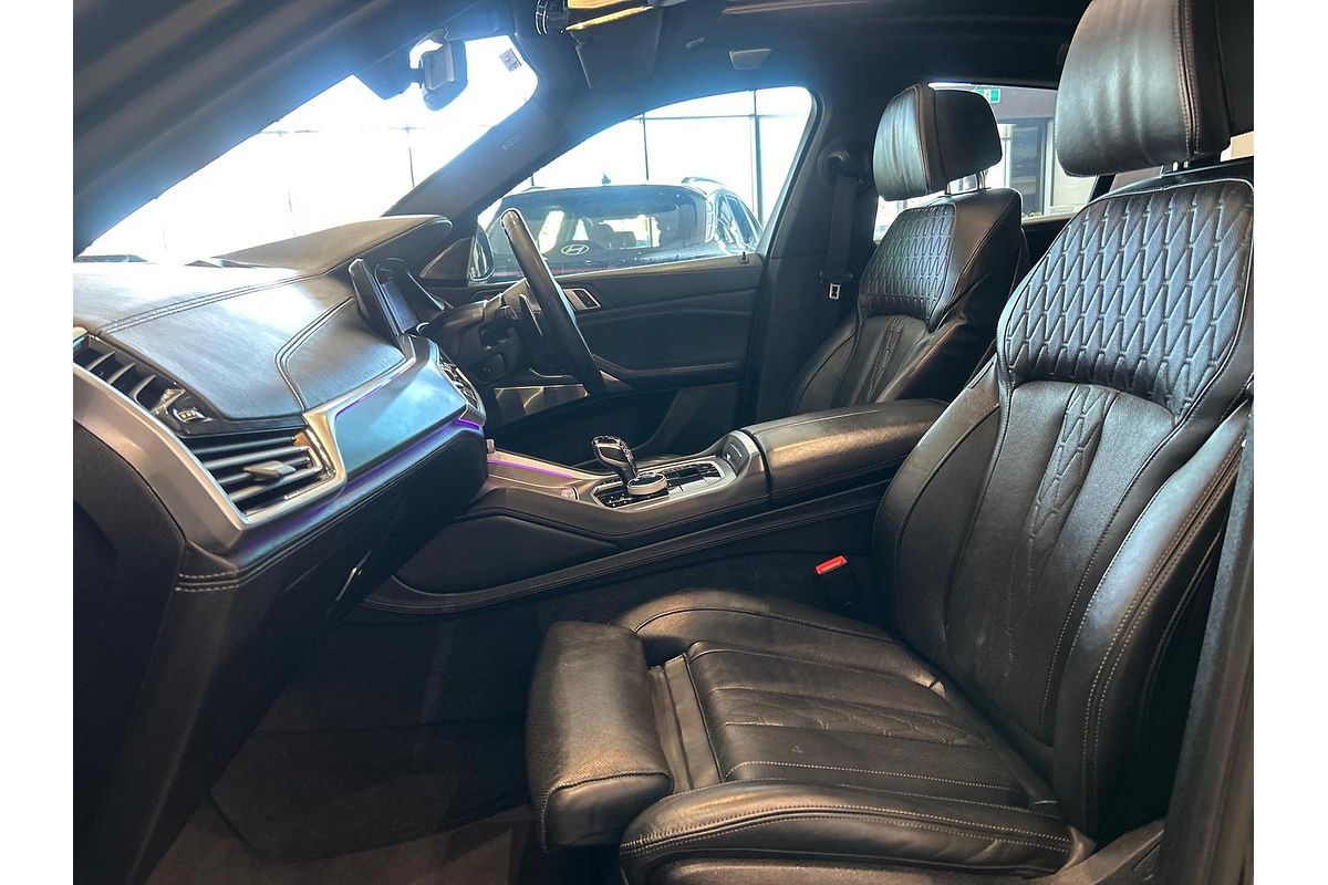 2020 BMW X6 M50i G06