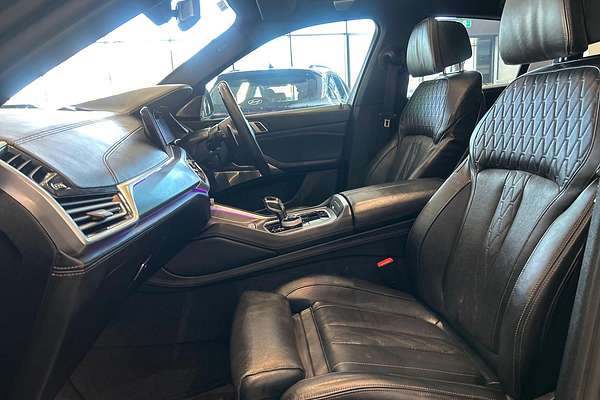 2020 BMW X6 M50i G06