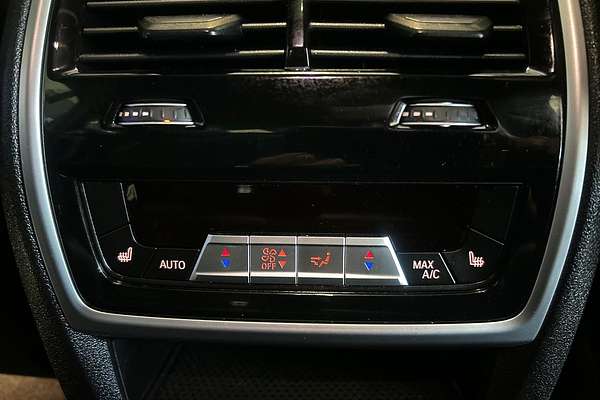 2020 BMW X6 M50i G06