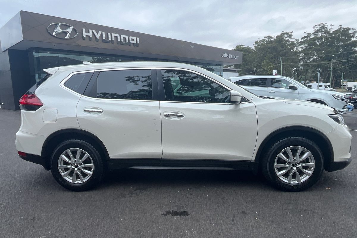 2022 Nissan X-TRAIL ST T32