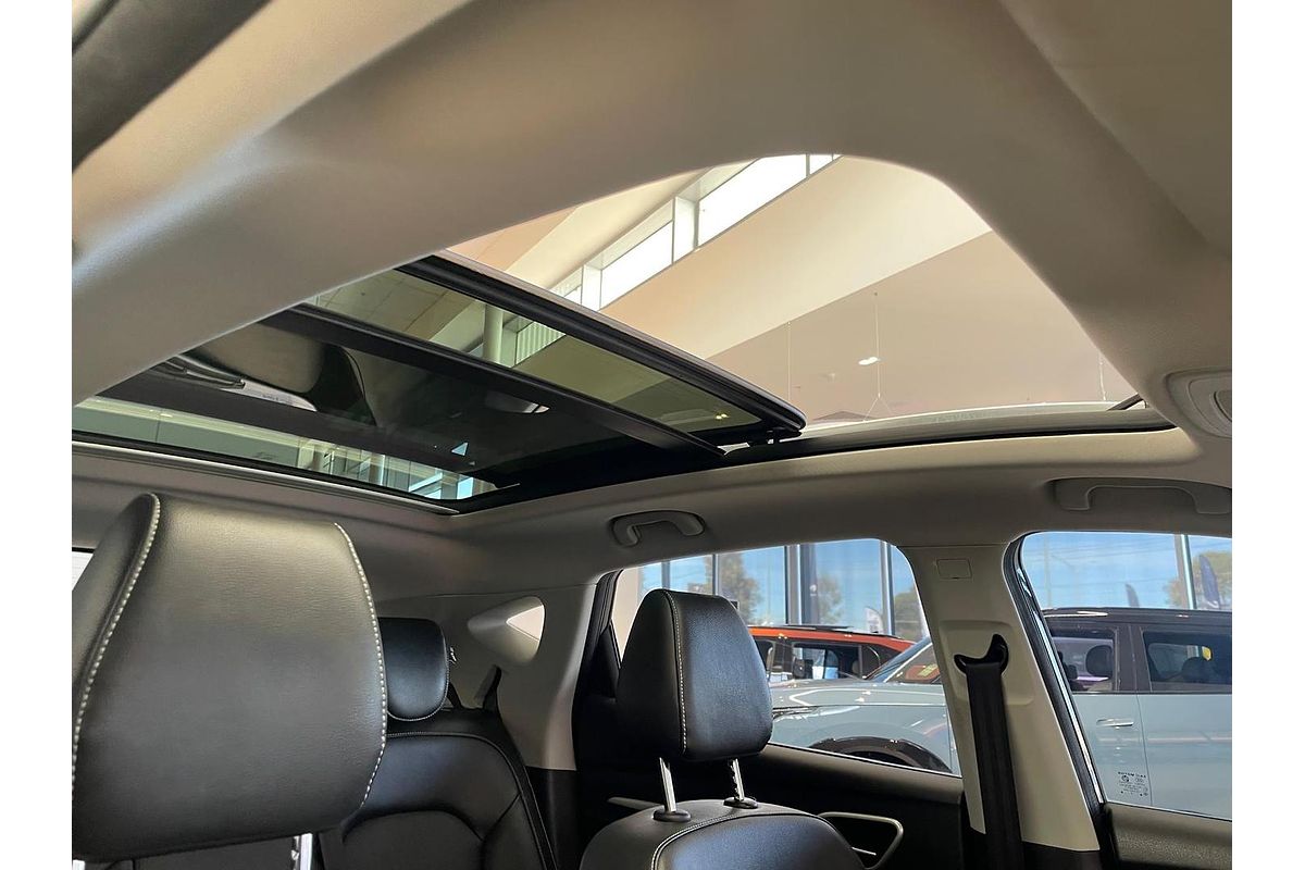 2018 MG ZS Essence AZS1