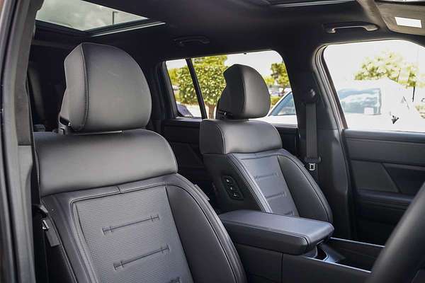 2025 Hyundai Santa Fe Calligraphy MX5.V1