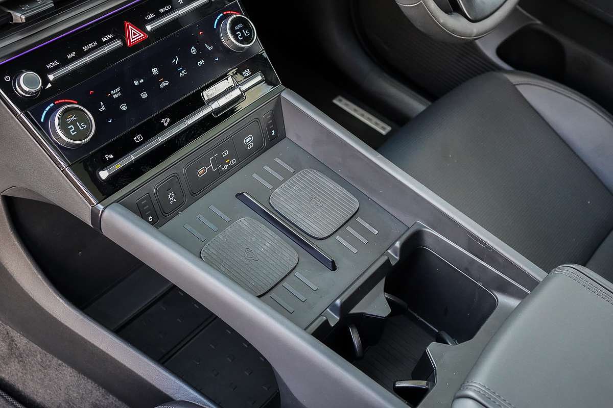 2025 Hyundai Santa Fe Calligraphy MX5.V1