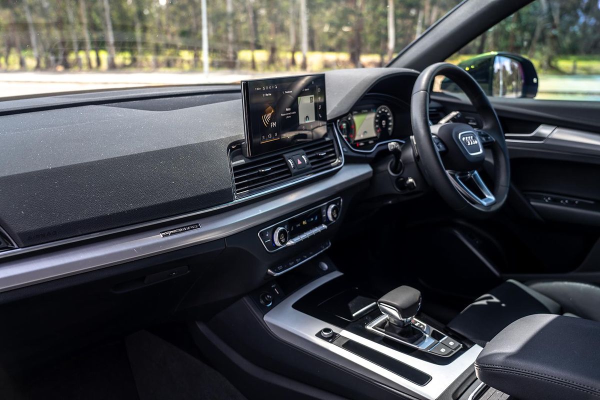 2024 Audi Q5 40 TDI Sport FY