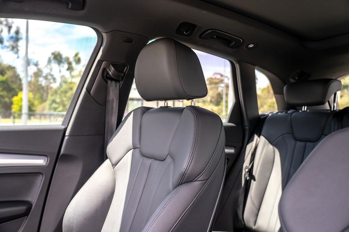 2024 Audi Q5 40 TDI Sport FY