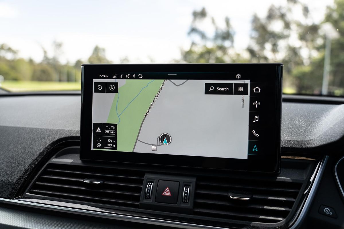 2024 Audi Q5 40 TDI Sport FY