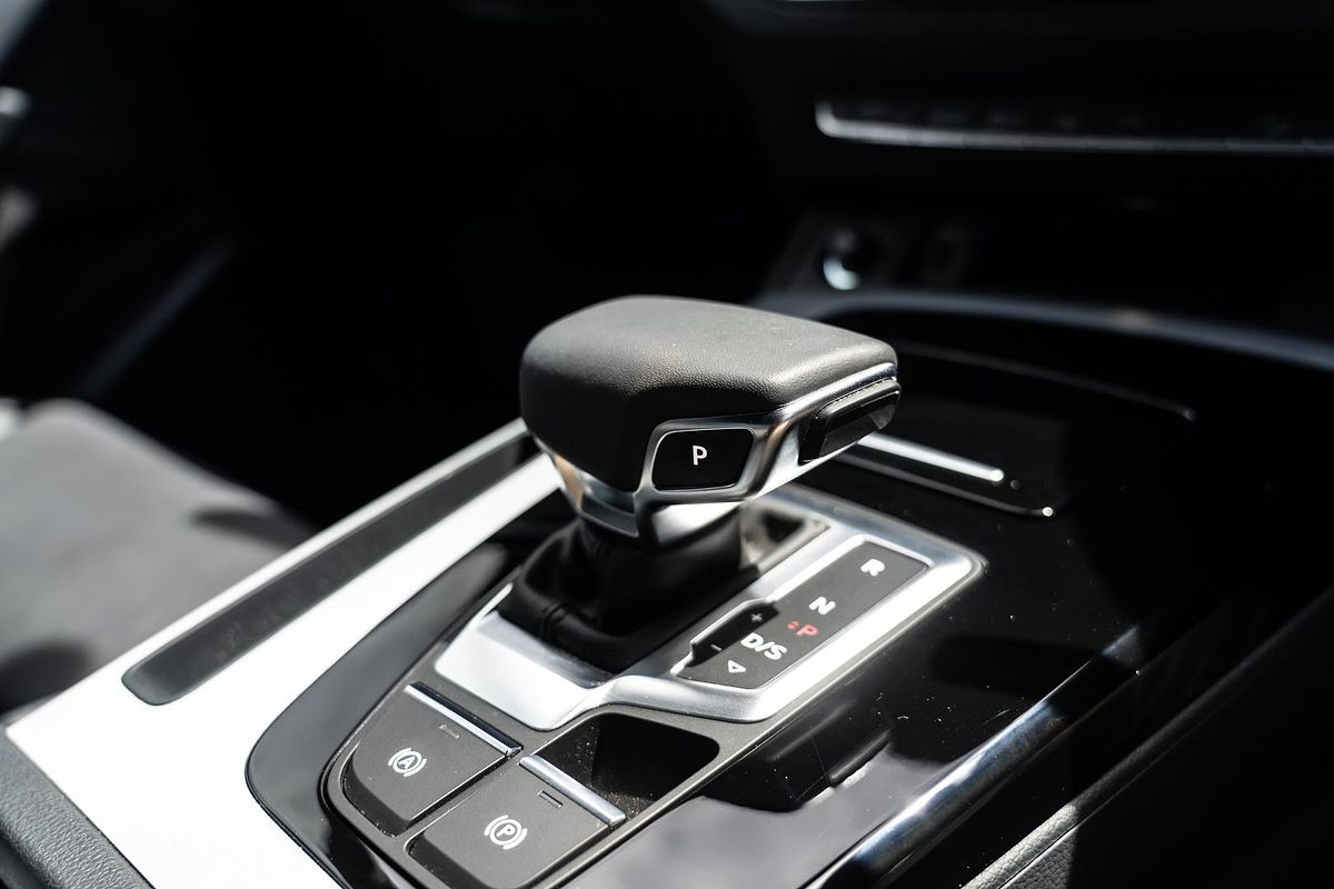 2024 Audi Q5 40 TDI Sport FY