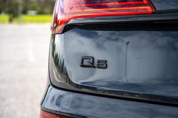 2024 Audi Q5 40 TDI Sport FY