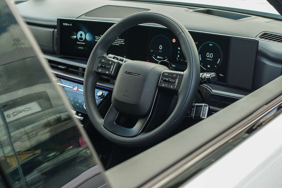 2025 Hyundai Santa Fe Hybrid Calligraphy MX5.V1