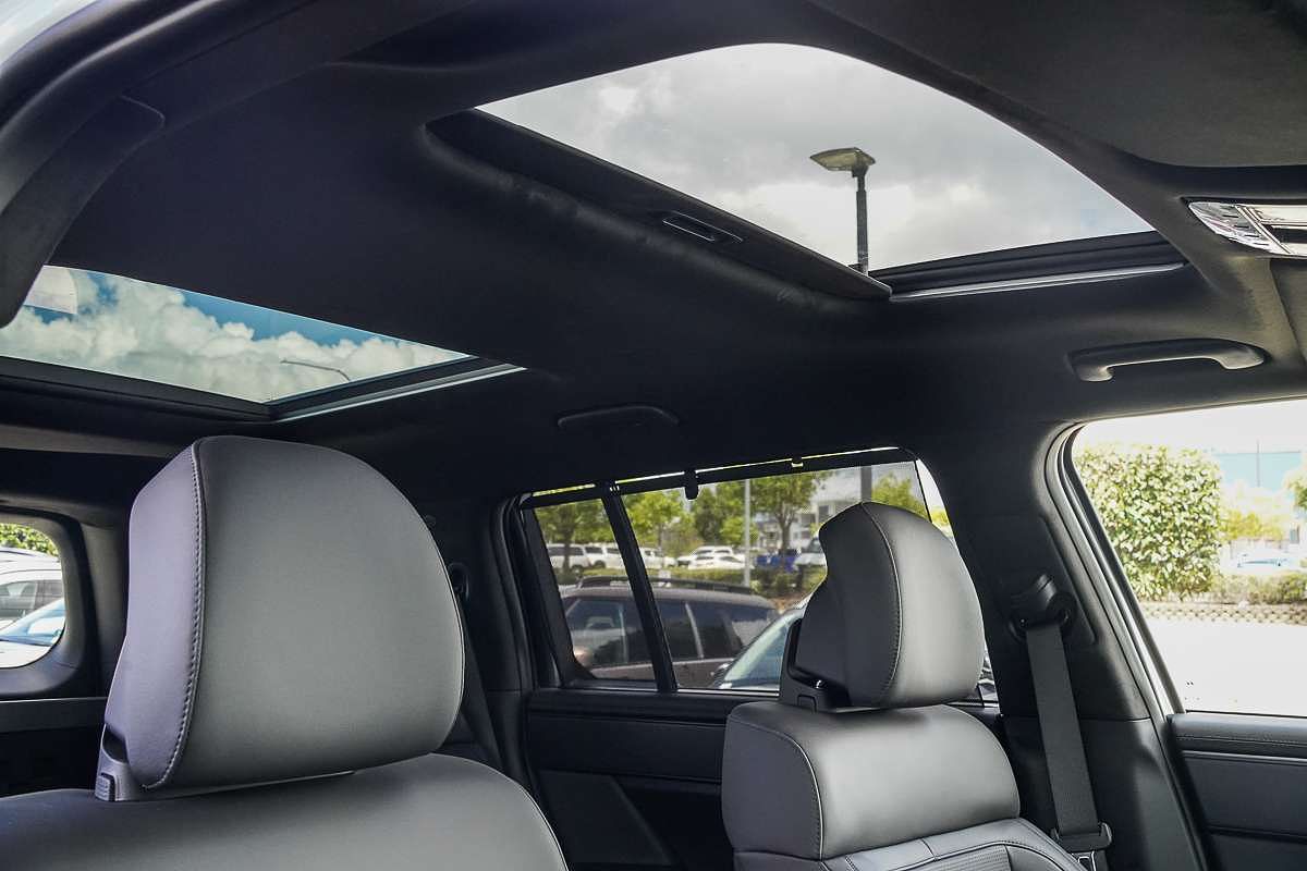 2025 Hyundai Santa Fe Hybrid Calligraphy MX5.V1