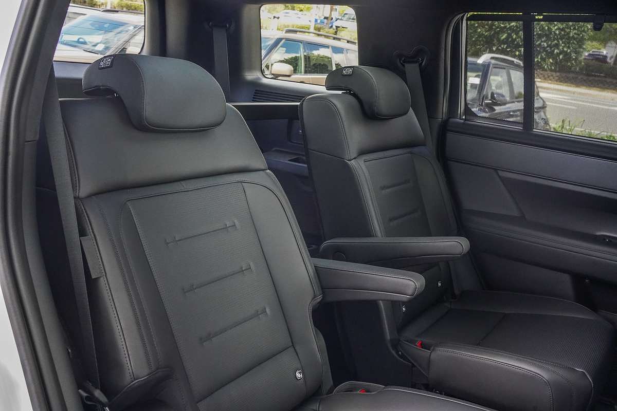 2025 Hyundai Santa Fe Hybrid Calligraphy MX5.V1