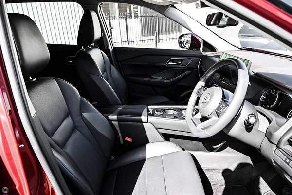 2025 Nissan X-TRAIL ST-L T33