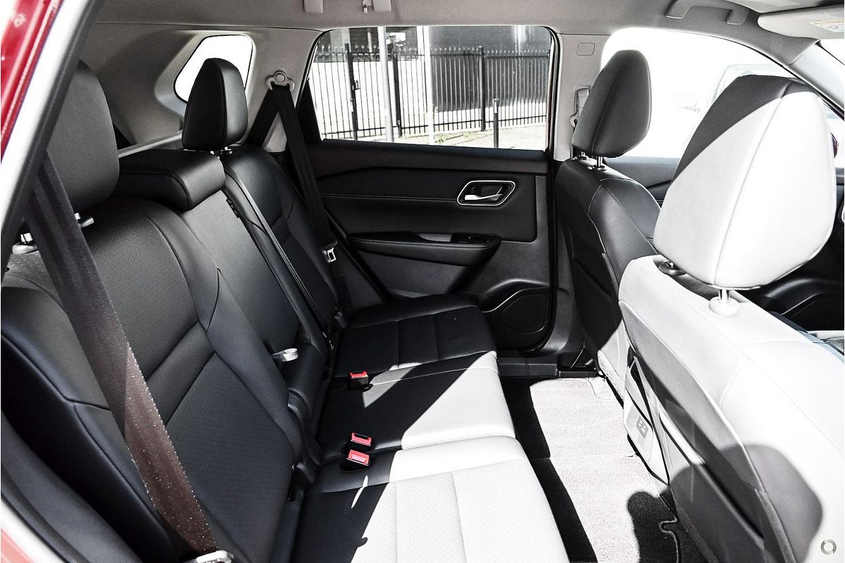 2025 Nissan X-TRAIL ST-L T33