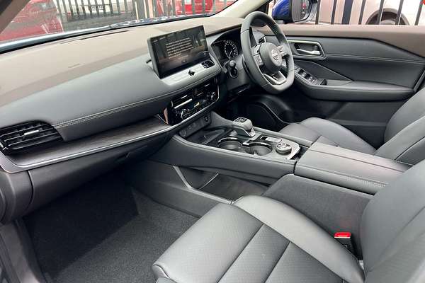 2025 Nissan X-TRAIL ST-L T33