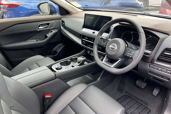 2025 Nissan X-TRAIL ST-L T33