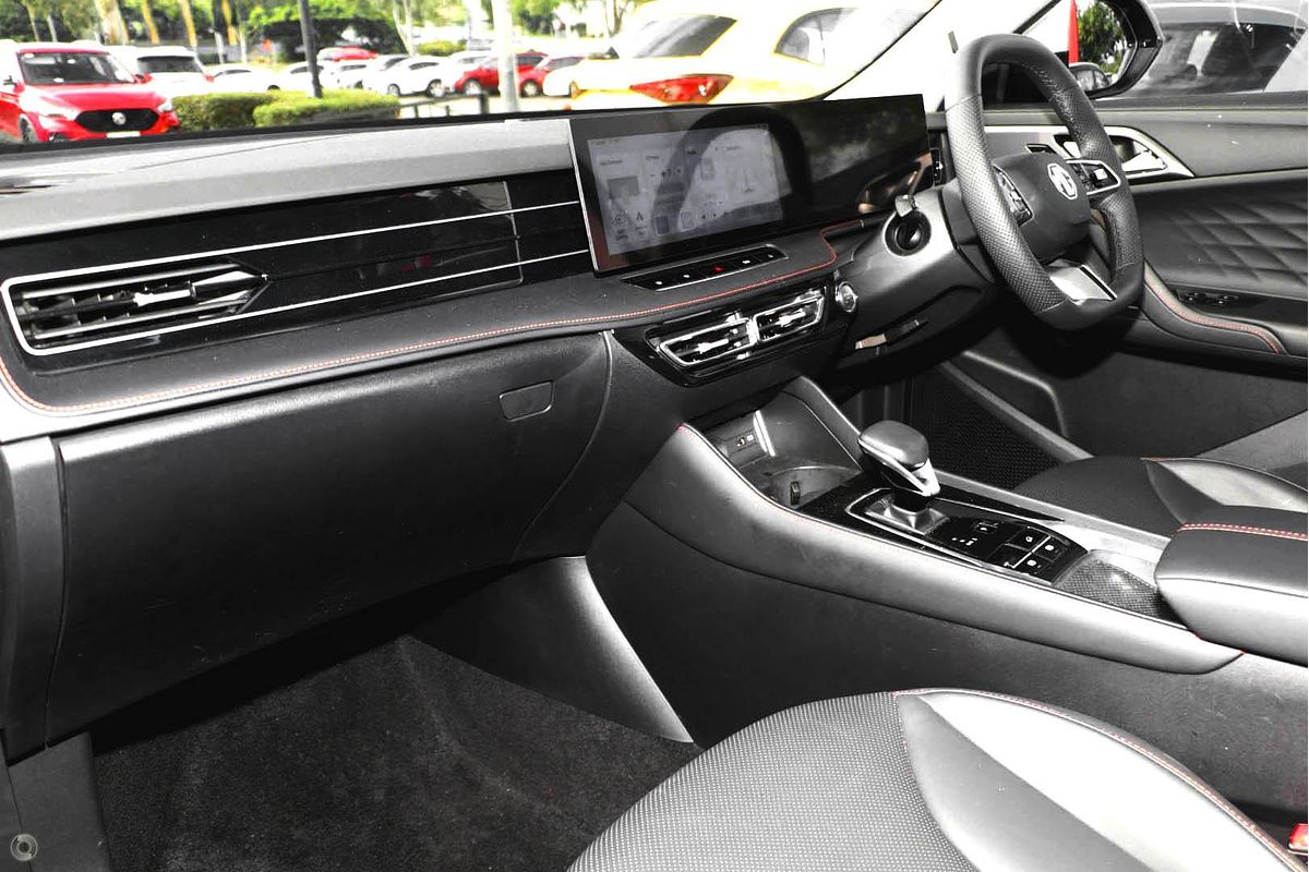 2025 MG HS Excite AS33