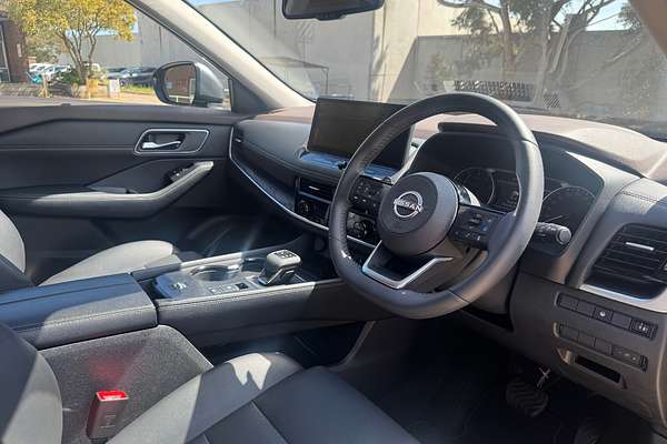 2024 Nissan X-TRAIL ST-L T33