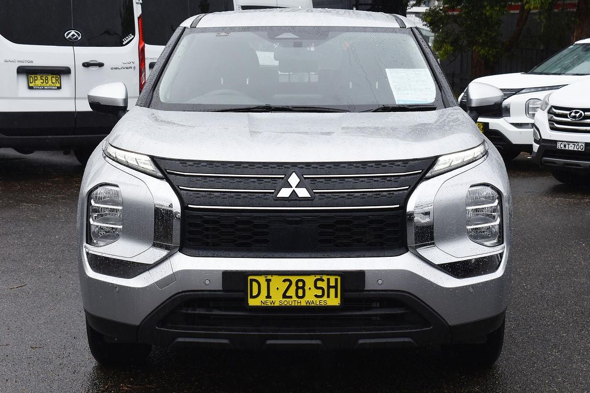 2023 Mitsubishi Outlander ES ZM