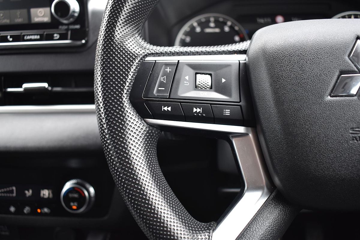 2023 Mitsubishi Outlander ES ZM