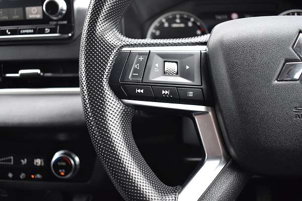 2023 Mitsubishi Outlander ES ZM