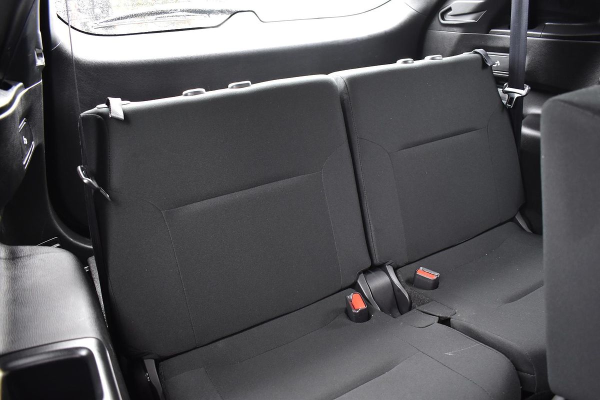 2023 Mitsubishi Outlander ES ZM