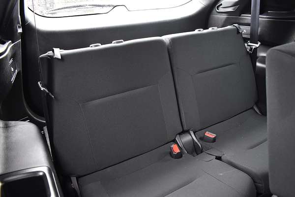 2023 Mitsubishi Outlander ES ZM