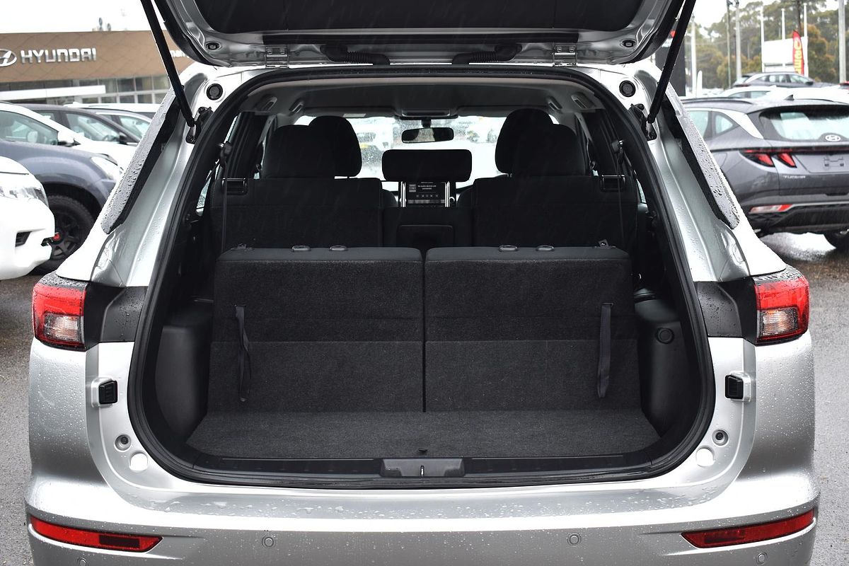 2023 Mitsubishi Outlander ES ZM